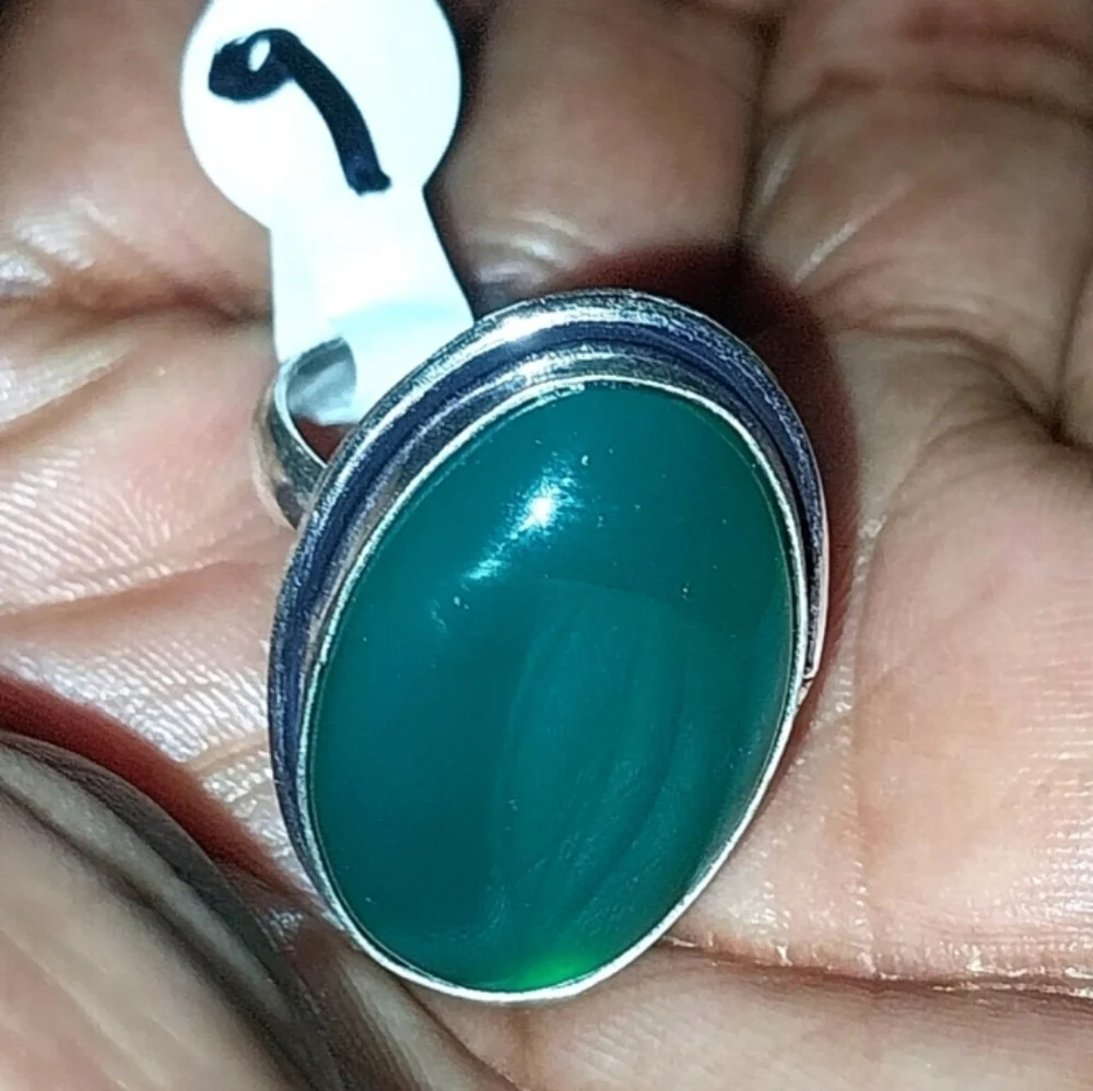 Elegant Unisex Silver and Green Gemstone Ring Sz 9